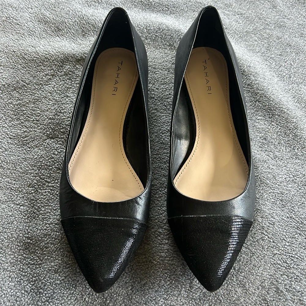 Tahari Women's Oliana Flat Size 9 Leather